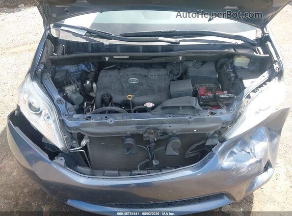 5TDKZ3DC2HS849379 2017 TOYOTA SIENNA Gray Вид ззаду