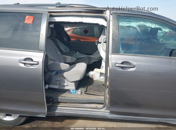 5TDKZ3DC2JS924524 2018 TOYOTA SIENNA Gray VIN კოდის სტიკერის ხედი