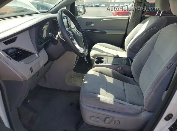 5TDKZ3DC2KS013286 2019 TOYOTA SIENNA White Вид салону спереду