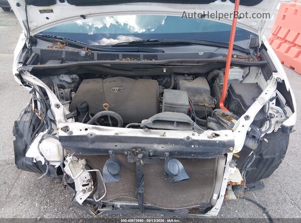 5TDKZ3DC2KS987687 2019 TOYOTA SIENNA White Вид ззаду