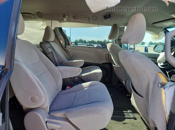 5TDKZ3DC3HS857507 2017 TOYOTA SIENNA Серый Вид задней части салона