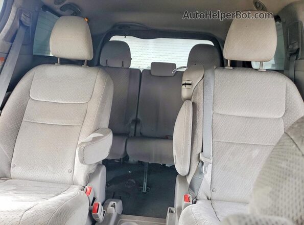 5TDKZ3DC3JS948198 2018 TOYOTA SIENNA Gray Widok tylnych siedzeń