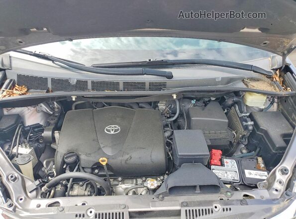 5TDKZ3DC3JS948198 2018 TOYOTA SIENNA Gray Widok komory silnika