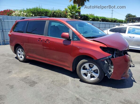 5TDKZ3DC3KS008744 2019 TOYOTA SIENNA Burgundy Передня права чверть