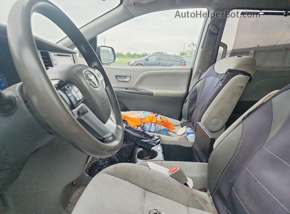 5TDKZ3DC3LS067116 2020 TOYOTA SIENNA Silver Սալոնի դիմացի տեսք