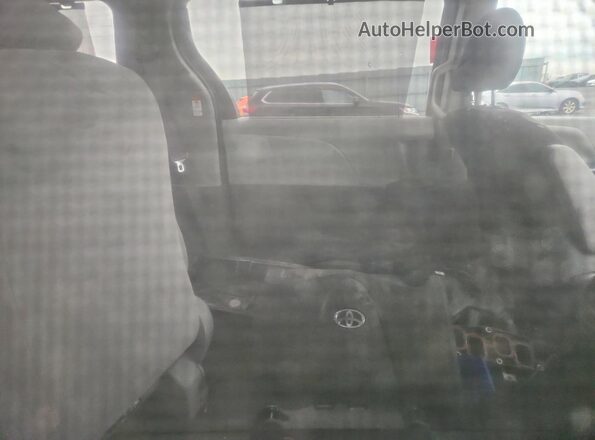 5TDKZ3DC3LS067116 2020 TOYOTA SIENNA Silver Սալոնի հետևի տեսք