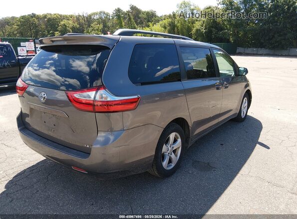5TDKZ3DC4HS824628 2017 TOYOTA SIENNA Gray Tył prawy