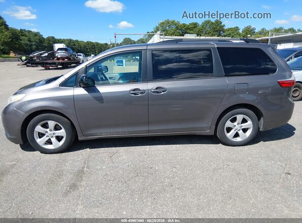 5TDKZ3DC4HS824628 2017 TOYOTA SIENNA Gray Widok z przodu