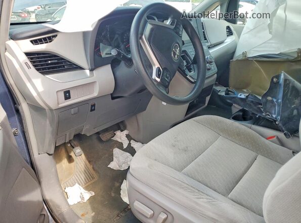 5TDKZ3DC4HS827271 2017 TOYOTA SIENNA Blue Вид панелі приладів