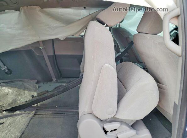 5TDKZ3DC4HS827271 2017 TOYOTA SIENNA Blue Вид задньої частини салону