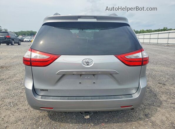5TDKZ3DC4HS852722 2017 TOYOTA SIENNA Silver Widok z tyłu