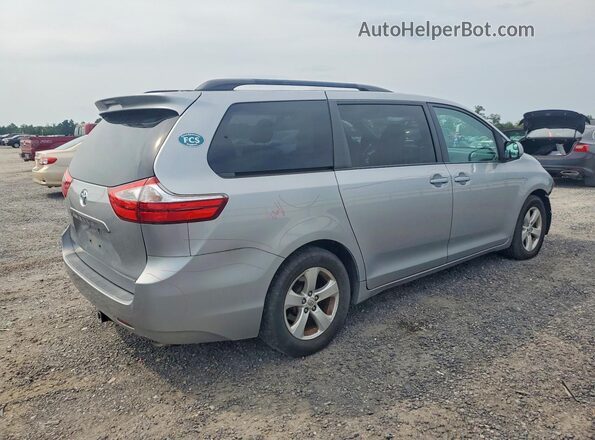 5TDKZ3DC4HS852722 2017 TOYOTA SIENNA Silver Tył prawy