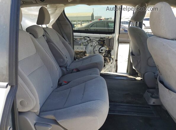5TDKZ3DC4JS960957 2018 TOYOTA SIENNA White Vista interior trasera