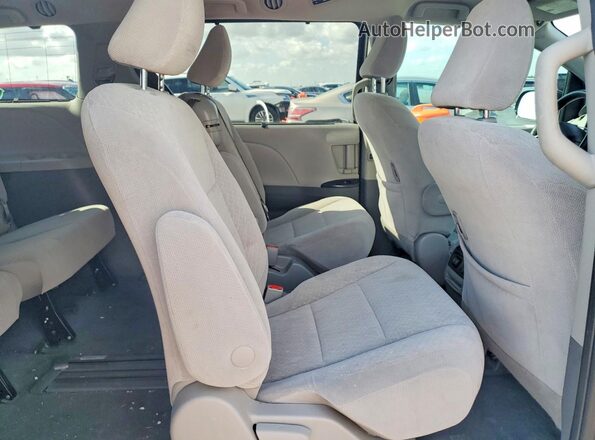 5TDKZ3DC4LS047196 2020 TOYOTA SIENNA Green Rear interior view