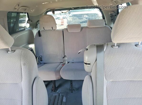 5TDKZ3DC4LS047196 2020 TOYOTA SIENNA Green Rear seats view