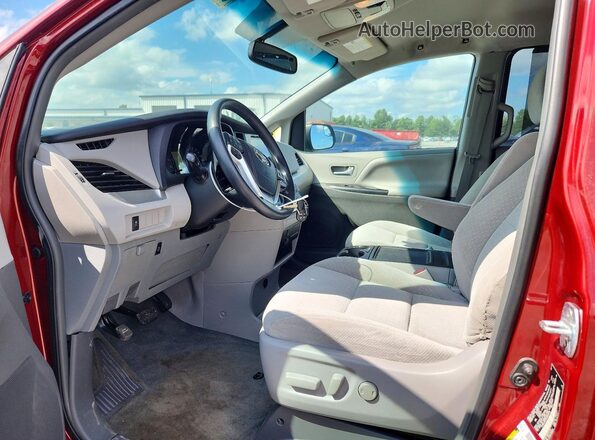 5TDKZ3DC5HS859579 2017 TOYOTA SIENNA Burgundy წინა სალონის ხედი