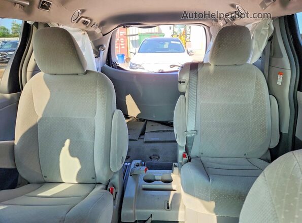 5TDKZ3DC5JS926381 2018 TOYOTA SIENNA Gray Rear seats view