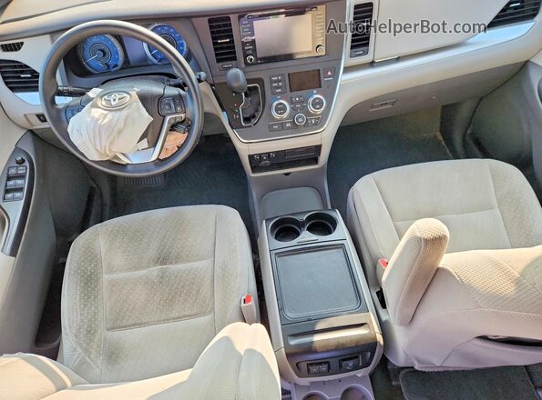 5TDKZ3DC5JS926381 2018 TOYOTA SIENNA Gray Dashboard view