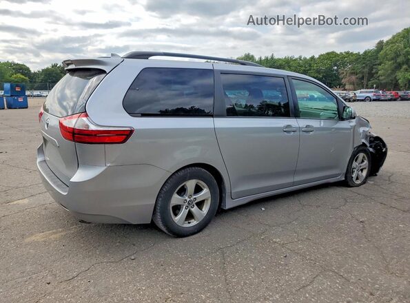 5TDKZ3DC5JS958117 2018 TOYOTA SIENNA Silver Задня права чверть