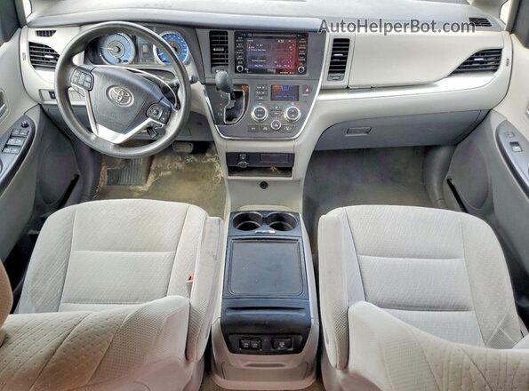 5TDKZ3DC5JS958117 2018 TOYOTA SIENNA Silver Вид панелі приладів