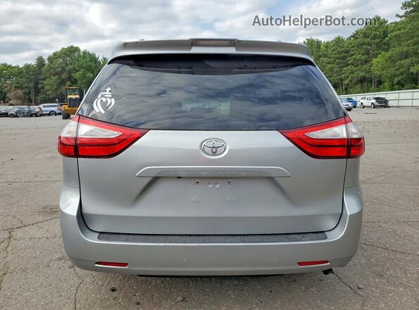 5TDKZ3DC5JS958117 2018 TOYOTA SIENNA Silver Вид ззаду