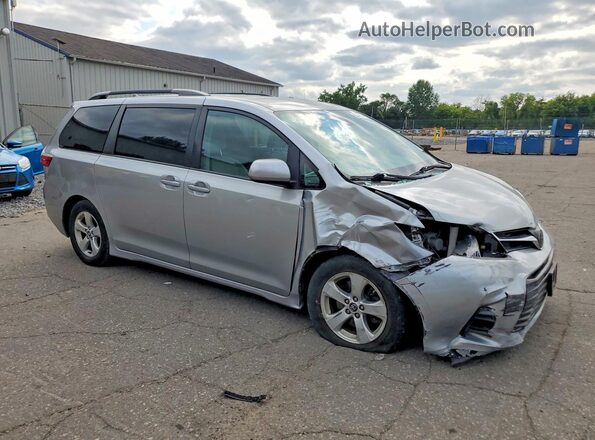 5TDKZ3DC5JS958117 2018 TOYOTA SIENNA Silver Передня права чверть