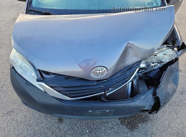 5TDKZ3DC7HS781998 2017 TOYOTA SIENNA Gray Engine compartment view