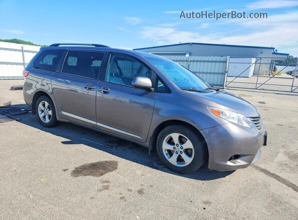5TDKZ3DC7HS793939 2017 TOYOTA SIENNA Gray წინა მარჯვენა