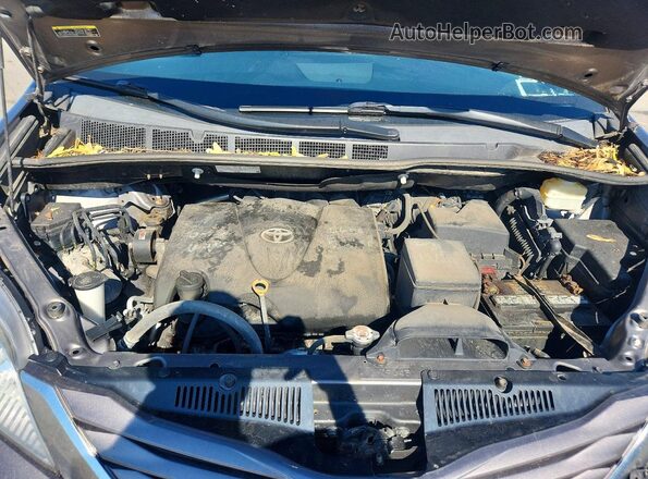 5TDKZ3DC7HS793939 2017 TOYOTA SIENNA Gray ძრავის განყოფილების ხედი