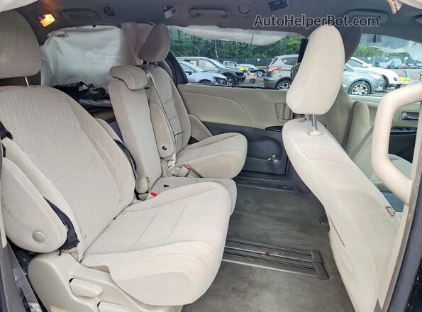 5TDKZ3DC7KS990519 2019 TOYOTA SIENNA Черный Вид задних сидений