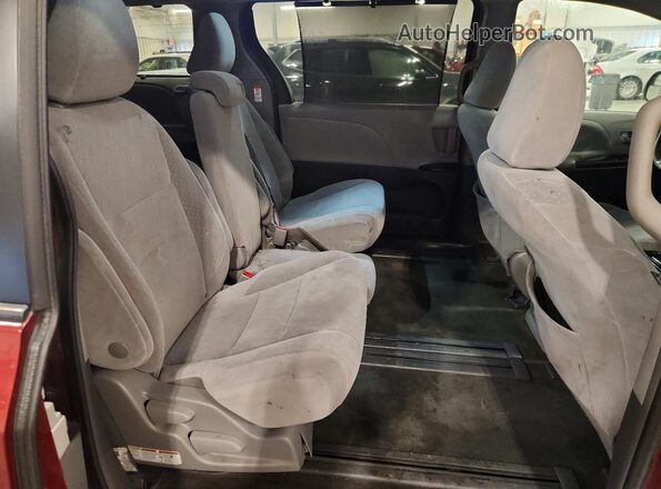 5TDKZ3DC8JS900907 2018 TOYOTA SIENNA Темно-бордовый Вид задней части салона