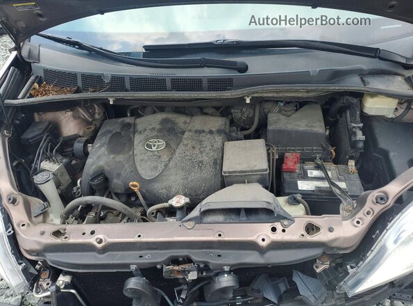 5TDKZ3DC8JS915696 2018 TOYOTA SIENNA Brown Engine compartment view