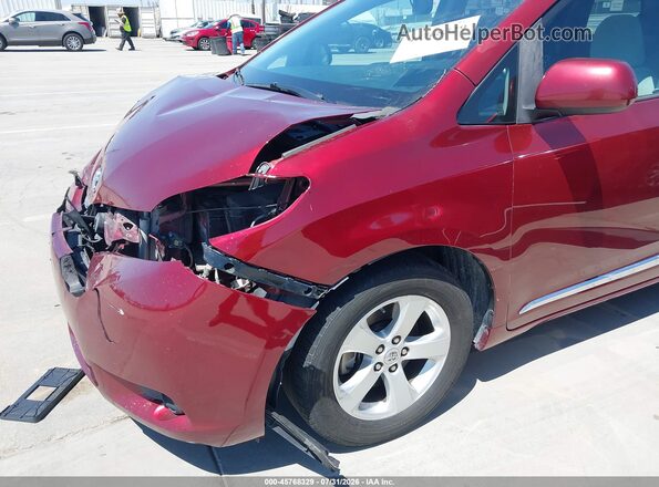 5TDKZ3DC9HS817481 2017 TOYOTA SIENNA Burgundy 
