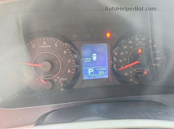 5TDKZ3DC9HS832143 2017 TOYOTA SIENNA Gray ხელსაწყოთა პანელის ხედი