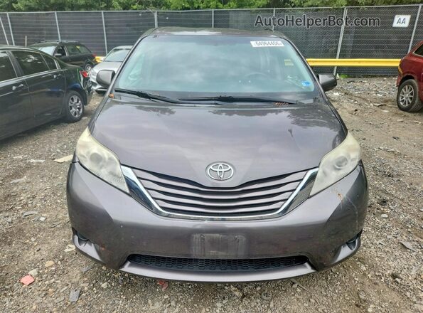 5TDKZ3DC9HS832143 2017 TOYOTA SIENNA Gray წინა ხედი