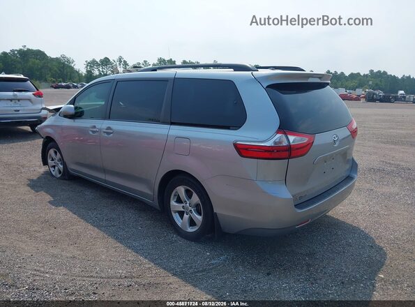 5TDKZ3DCXHS820180 2017 TOYOTA SIENNA Silver Задня ліва чверть