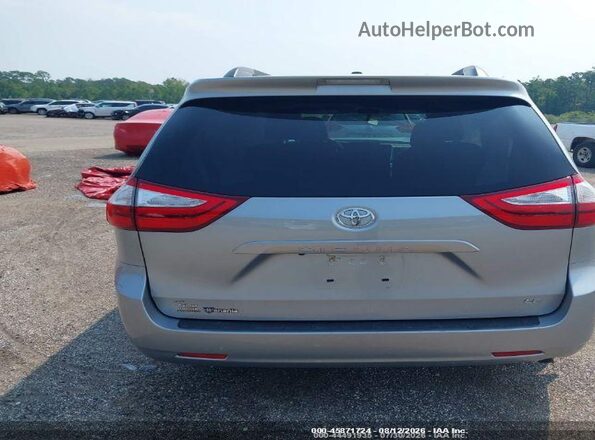 5TDKZ3DCXHS820180 2017 TOYOTA SIENNA Silver 