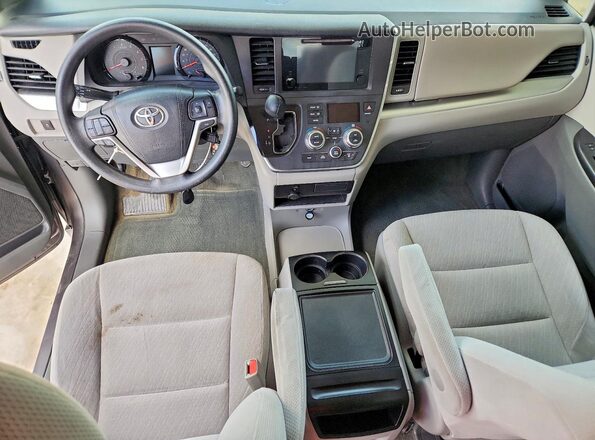 5TDKZ3DCXHS843362 2017 TOYOTA SIENNA Gray Вид панелі приладів