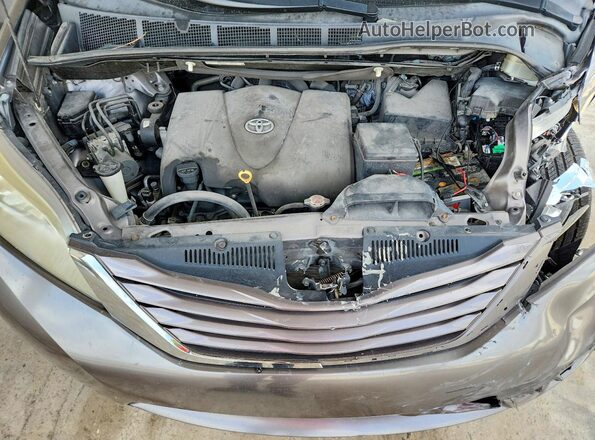 5TDKZ3DCXHS843362 2017 TOYOTA SIENNA Gray Вид підкапотного простору