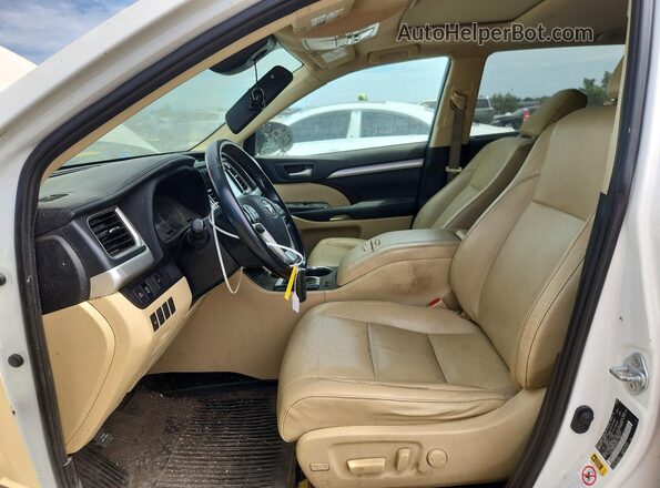5TDKZRFH0KS307491 2019 TOYOTA HIGHLANDER White Front interior view