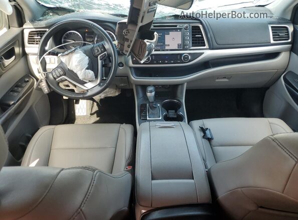 5TDKZRFH0KS567180 2019 TOYOTA HIGHLANDER Белый Вид панели приборов