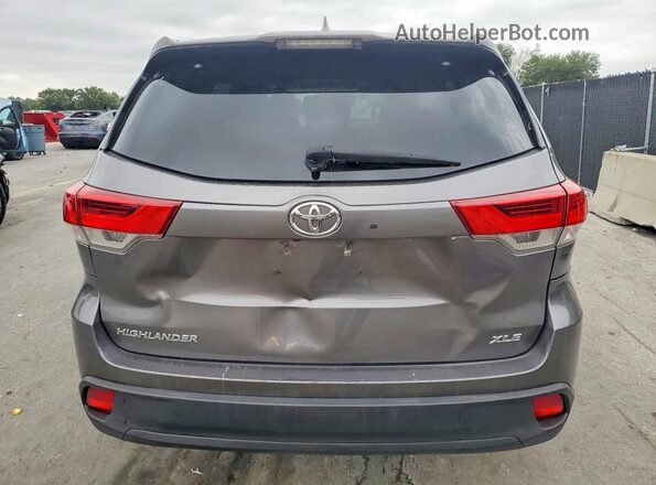 5TDKZRFH1JS543095 2018 TOYOTA HIGHLANDER Gray Widok z tyłu