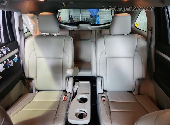 5TDKZRFH1JS546451 2018 TOYOTA HIGHLANDER White უკანა სავარძლების ხედი