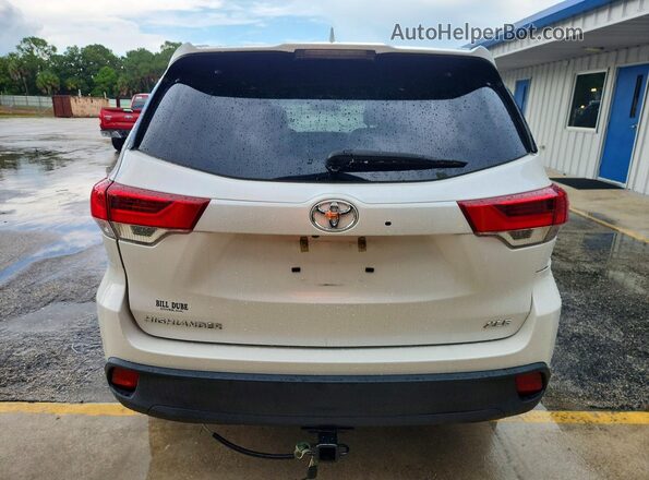 5TDKZRFH1JS546451 2018 TOYOTA HIGHLANDER White უკანა ხედი