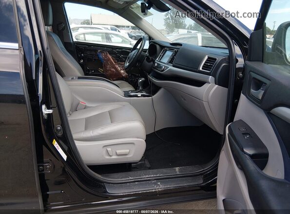 5TDKZRFH2JS541887 2018 TOYOTA HIGHLANDER Black Вид салону спереду