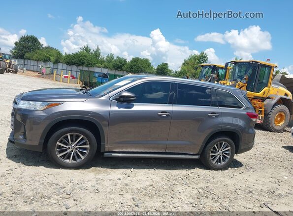 5TDKZRFH2JS549195 2018 TOYOTA HIGHLANDER Gray სალონის 360-გრადუსიანი ხედი