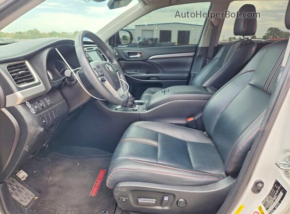 5TDKZRFH3KS315021 2019 TOYOTA HIGHLANDER White Widok wnętrza z przodu