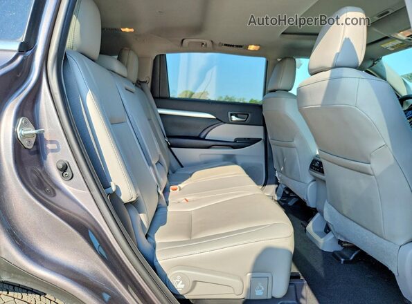 5TDKZRFH3KS574446 2019 TOYOTA HIGHLANDER Серый Вид задней части салона