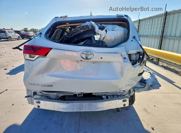 5TDKZRFH4JS546668 2018 TOYOTA HIGHLANDER White უკანა ხედი