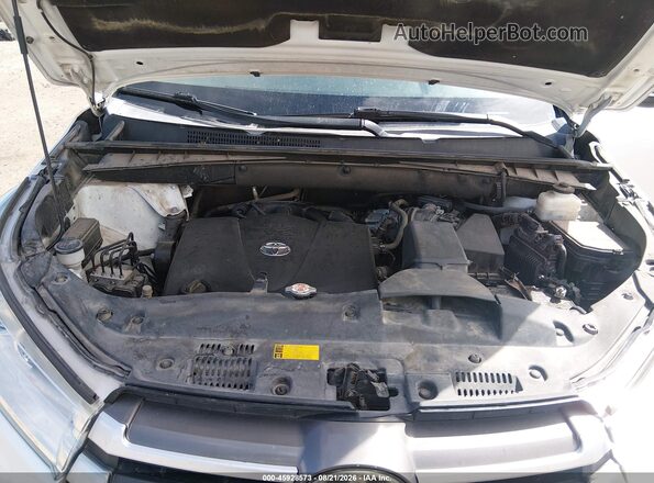 5TDKZRFH4KS309762 2019 TOYOTA HIGHLANDER White Rear view